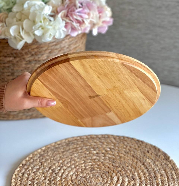 سطل برنج شیار دار 9لیتر لیمون کد 2456; محصولی کاربردی برای نگهداری و نظم دهی به برنج در آشپزخانه است . طراحی شیار دار و ظاهر زیبا در کنار ظرفیت مناسب این محصول رابه گزینه ای کاربردی برای استفاده روزمره تبدیل کرده است